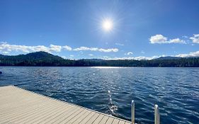 Lakeside Loungin'